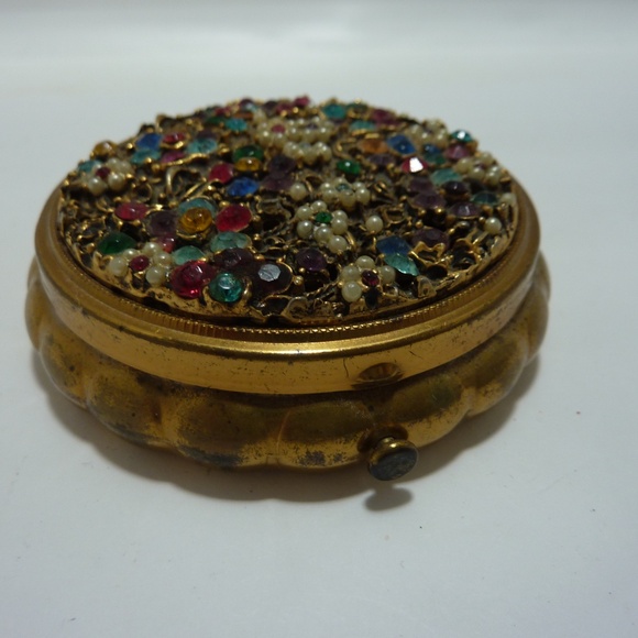 VINTAGE Other - VINTAGE 1950s 3" Round  Brass Compact Encrusted w/ Jewel & Pearl Flowers